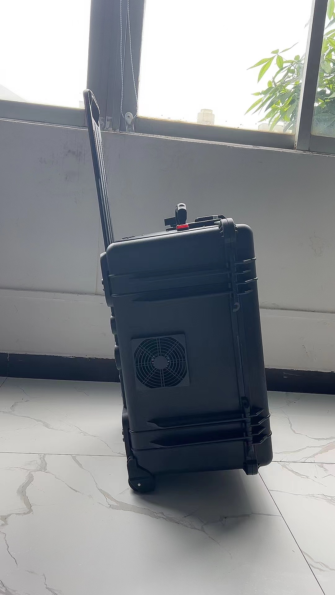 大宁手拉箱型移动通信干扰器